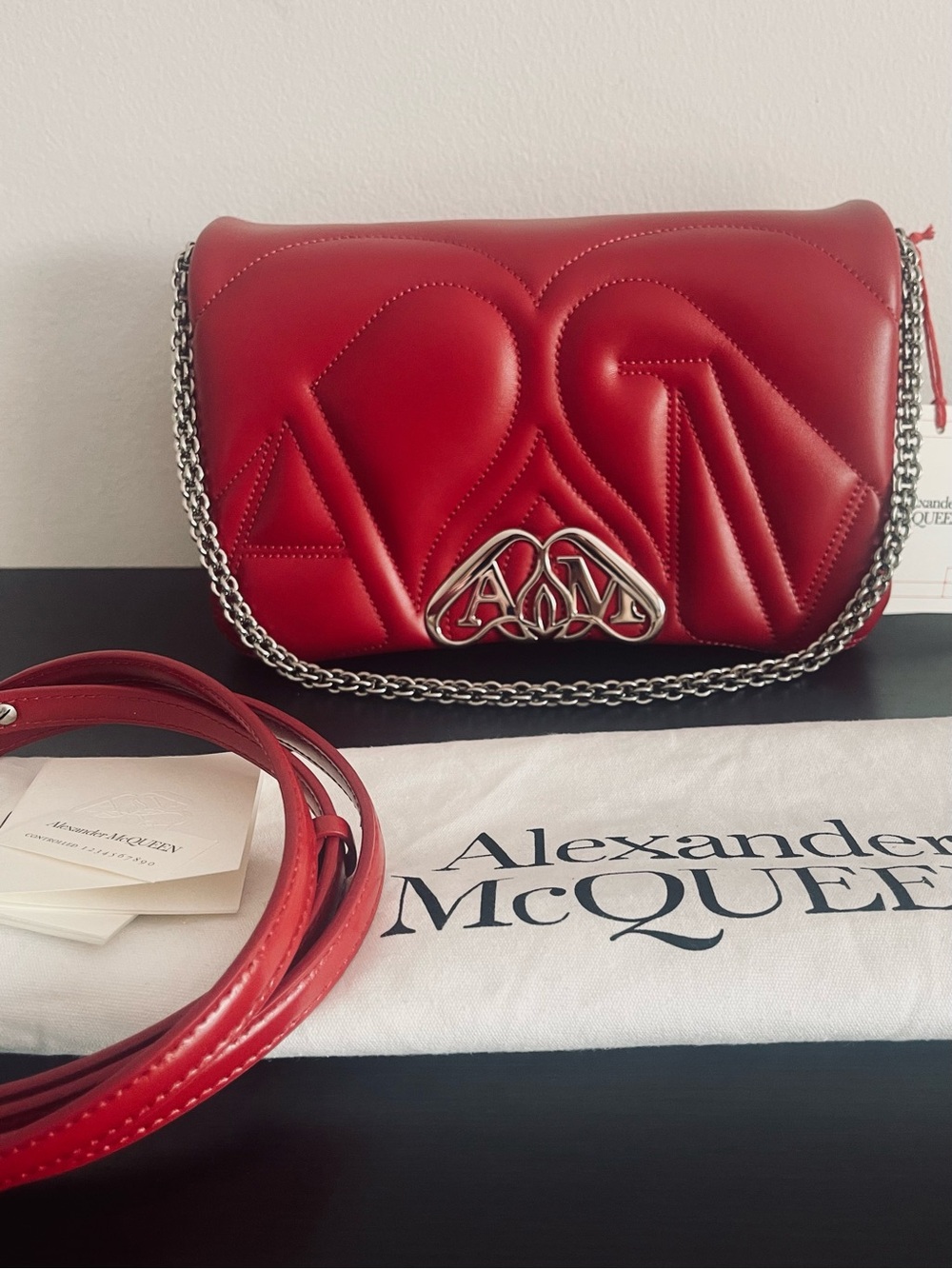 NWT Alexander McQueen Small Seal Quilted Chain Shoulder Bag in Cherry Red - Picture 5 of 12